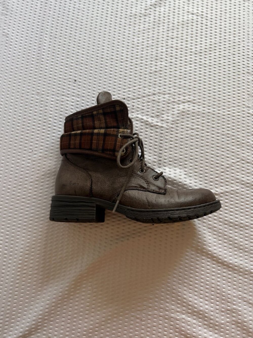 b.o.c ‘Bristol’ Faux Leather Fold-Over Ankle Boots Size 7 ½ - Picture 12 of 12